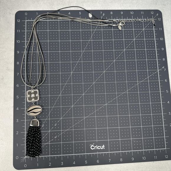 Chico's Reversible Pendant Necklace Womens Long Tassel Leopard Rhinestone Black - Picture 7 of 7